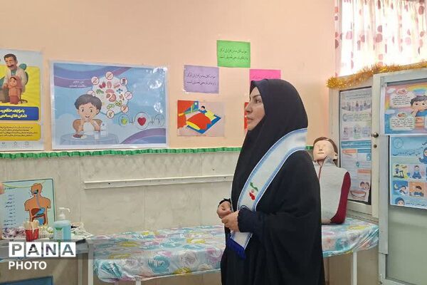 افتتاحیه اتاق بهداشت دبستان ایمان همزمان با هفته سلامت