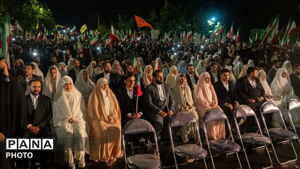 پیوند ۵۰ زوج کرجی همزمان با هفتادو نهمین موج حضور مردم در میادین و خیابان‌های شهر