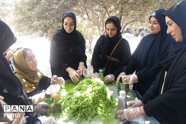 دانش‌آموزان خادم در موکب عشاق‌الحسین(ع)