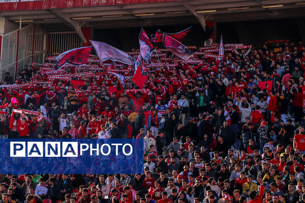 بازی جام حذفی تراکتور و  گل‌گهر سیرجان