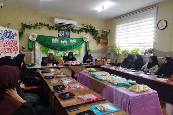  جلسه دبیران با موضوع بازگشایی مدرسه