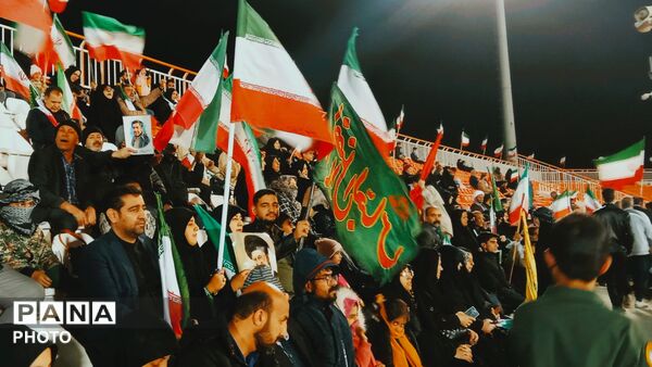 نوای همبستگی در ورزشگاه شهید باهنر کرمان
