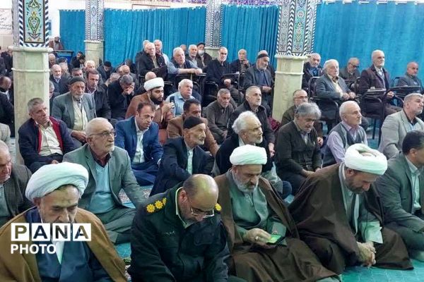 اقامه باشکوه نماز وحدت‌آفرین جمعه در فیروزکوه