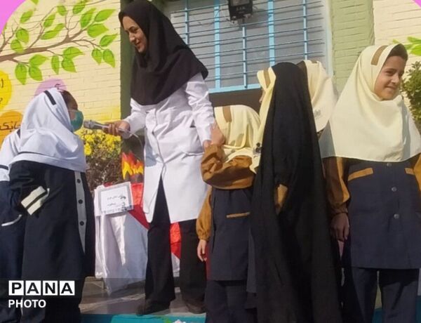 ۷ مهر؛ آموزش ایمنی و آشنایی با فداکاری آتش‌نشانان در دبستان فرزانگان