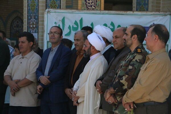 آیین غبارروبی و گلباران مزار شهدا در آستان امامزاده بی‌بی سکینه خاتون (س)