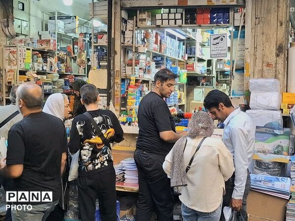  روایت شور و شوق خرید لوازم‌التحریر در بازار بزرگ تهران