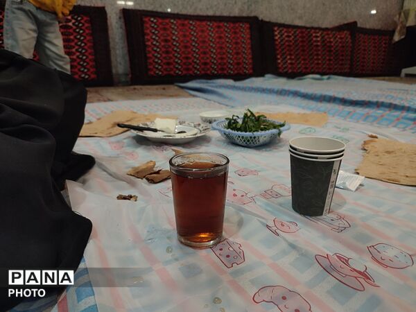 قرائت قرآن، نماز جماعت و افطار در مسجد خاتم پیامبران 