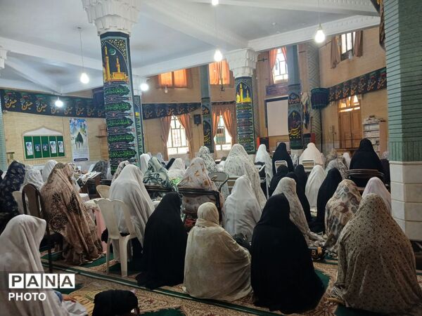 مصلای باخرز میزبان نمازگزاران ولایتمدار