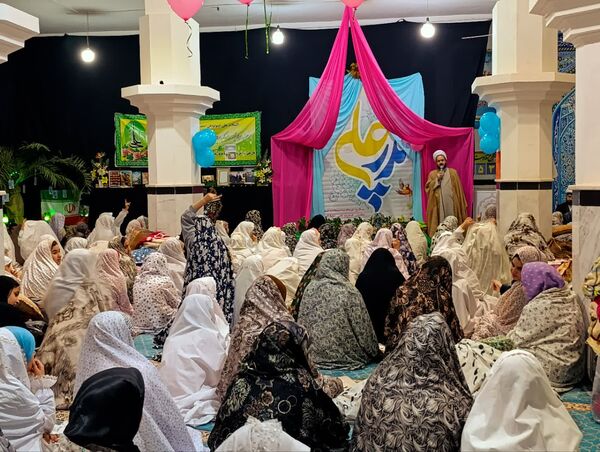 بازدید مسئولان از معتکفین دختر در محل مسجد جامعه شهرستان خلیل آباد