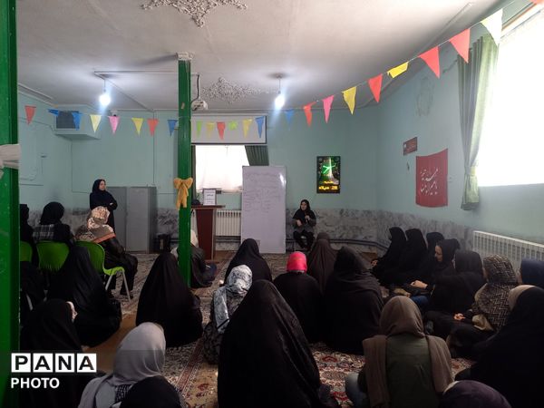 گام به گام درمسیرموفقیت تحصیلی وانتخاب رشته پایه نهم دبیرستان انقلاب اسلامی