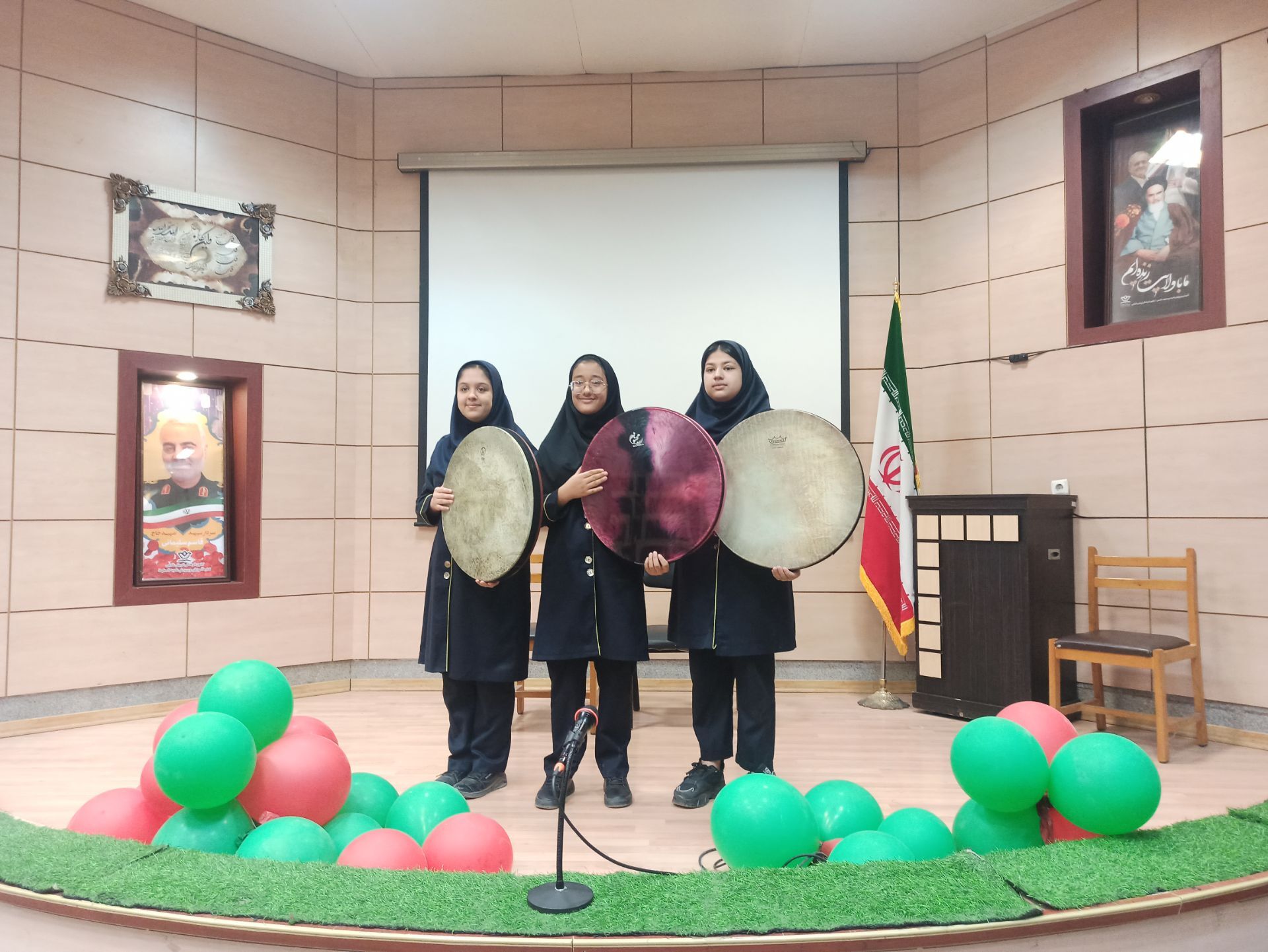 چهل و چهارمین جشنواره فرهنگی هنری دانش آموزان سراسر کشور