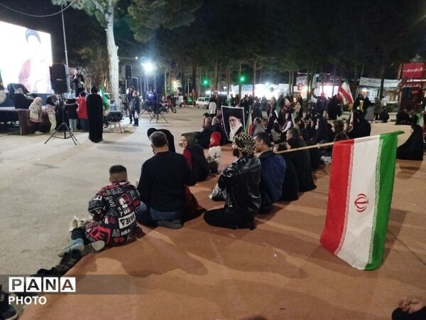  لحظه تحویل سال و تجدید بیعت با رهبر معظم انقلاب اسلامی 