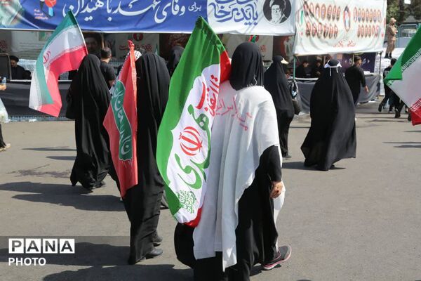 مراسم وداع با پیکر مطهر رهبر شهید در مصلی تهران 