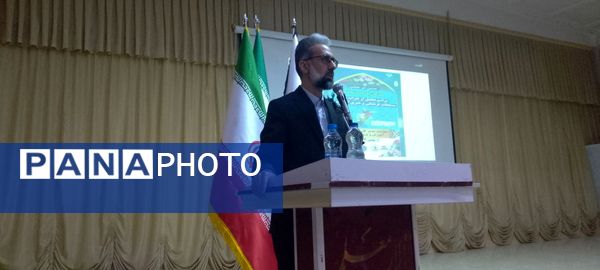 آیین تجلیل از نخبگان قرآنی و فرهنگی و هنری آموزش و پرورش مرند