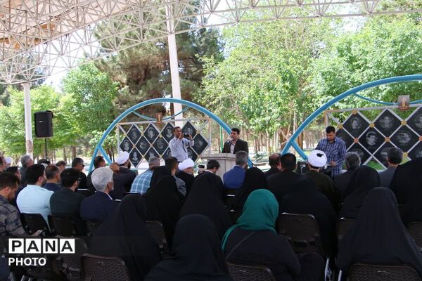 گرامی داشت مقام معلم و آئین گلباران مزار شهدای گمنام