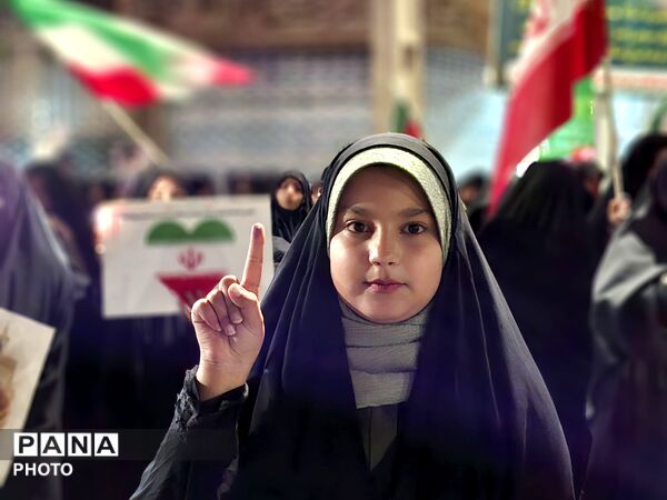 شامگاه دوازده فروردین؛شبی که طنین قدم های مردم رشتخوار،شهر را بیدار کرد
