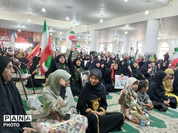 بیعت بانوان جیرفت‌زمین با رهبر انقلاب اسلامی