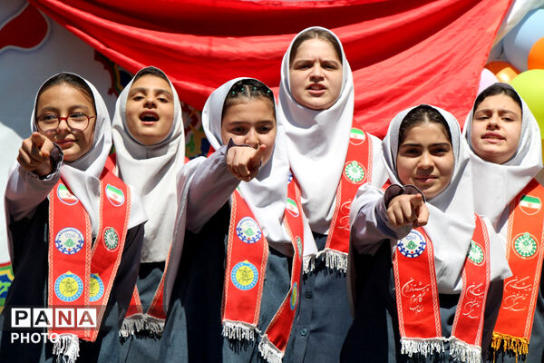 آیین نواختن زنگ سپاس معلم در شهرستان سملقان