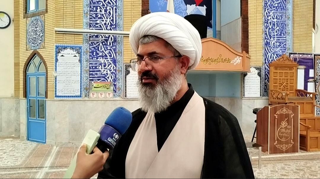 دانش‌آموزان نقش مهمی در برگزاری نماز جمعه دارند