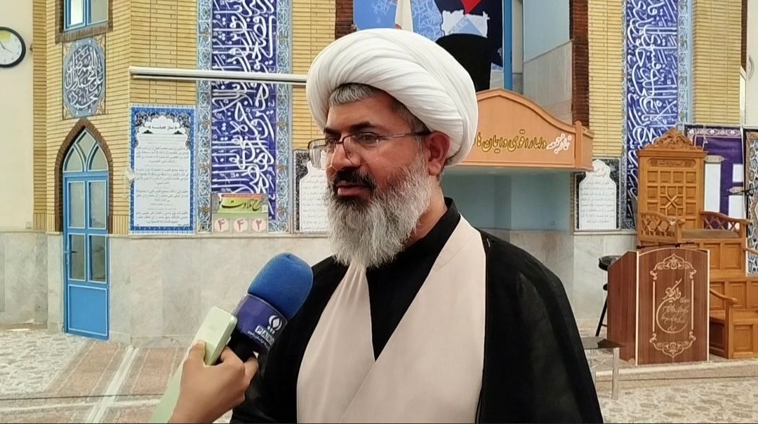 دانش‌آموزان نقش مهمی در برگزاری نماز جمعه دارند