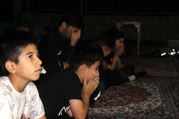 مراسم عزاداری شب هفتم محرم در مسجد امام هادی(ع) شهرکرد