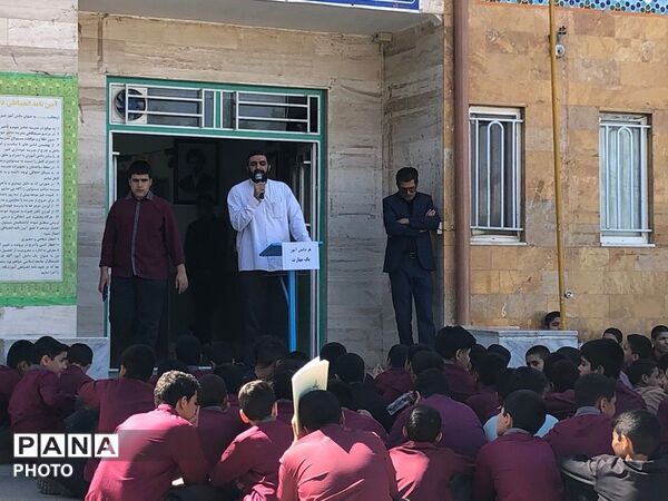 معرفی طرح مهارت‌آموزی به دانش‌آموزان دبیرستان میثاق کاشمر