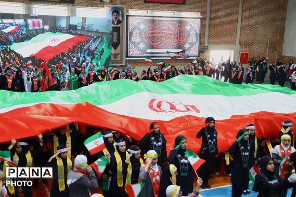 همایش سوگواری ۱۵۰۰ نفری دانش‌آموزی «باید برخاست» در آذربایجان شرقی