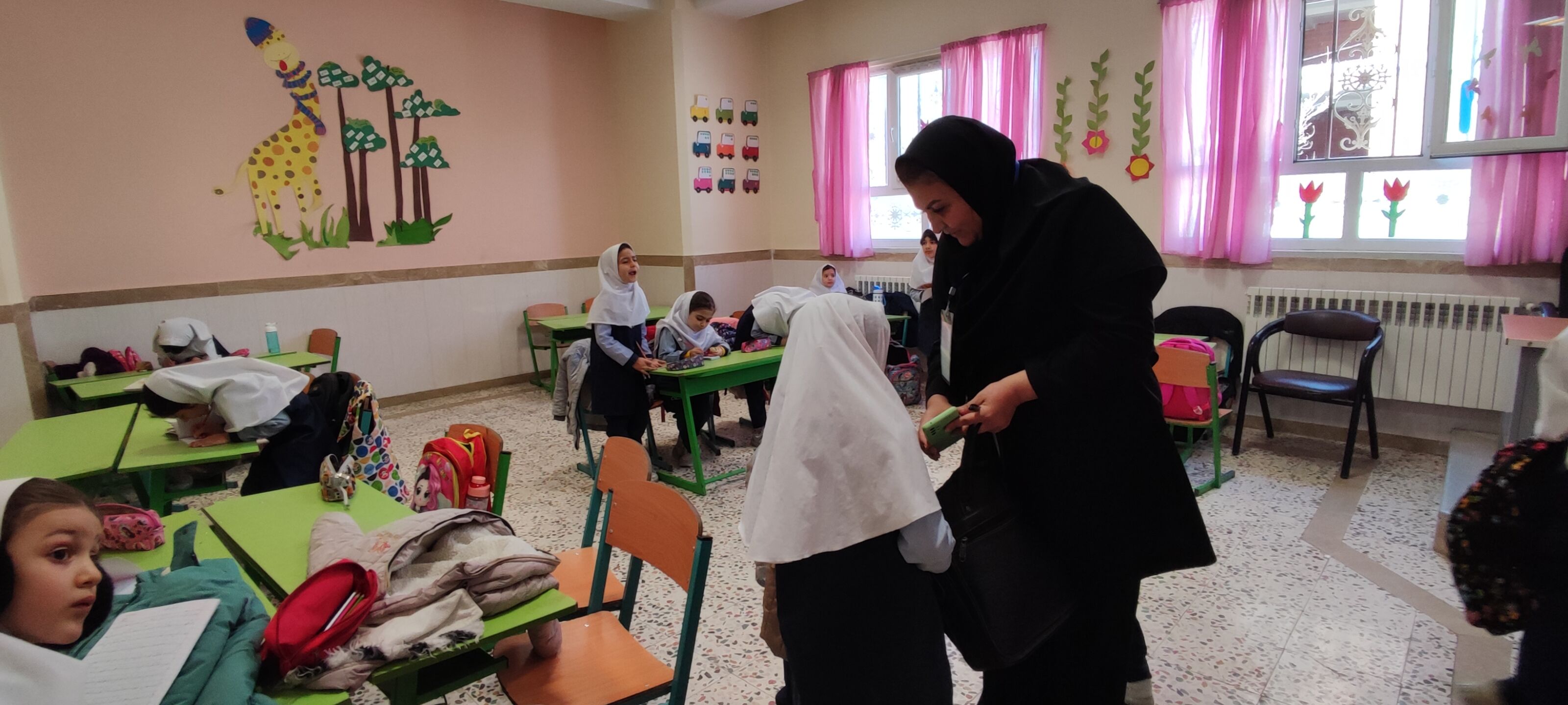 مسابقات استعداد یابی دارت در دبستان دخترانه آزادی شیروان
