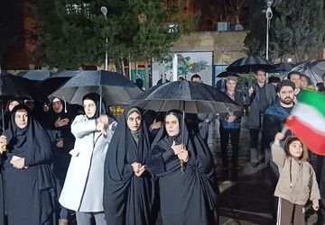 اجتماع فرهنگیان همراه با مردم شهرستان کوهدشت در شب 30 ام شهادت رهبرانقلاب