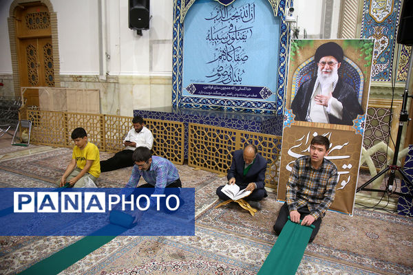 خدمت‌رسانی 35 خادمیار نوجوان در حرم حضرت معصومه(س)