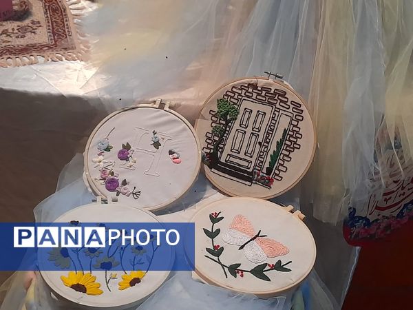 نمایشگاه دختران آفتاب در دوره اردوهای متمرکز شهر تهران