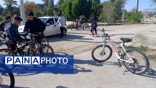 همایش دوچرخه‌سواری در فین 