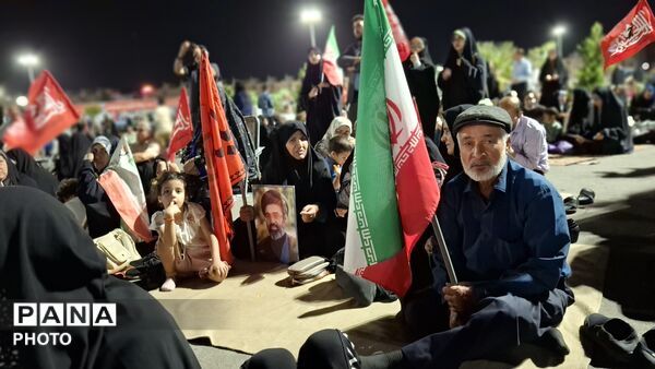 جشن میلاد پیامبر گرامی اسلام و هفته وحدت در میدان اجتماعات شهرستان بیرجند