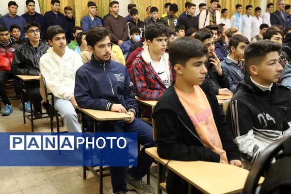 حضور وزیر کشاورزی در مراسم صبحگاهی هنرستان کشاورزی تبریز