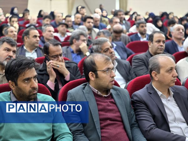 آیین تکریم و معارفه مدیر آموزش و پرورش ناحیه۴ استان اصفهان