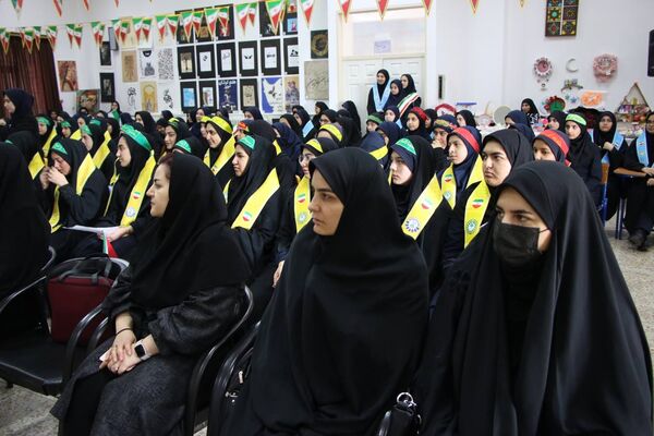 همایش «یاوران انقلاب» پیشتازان هنرستان شهریار تبریز