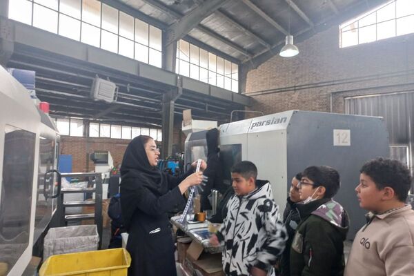 علم در صحنه عمل؛ گردش علمی دانش‌آموزان باقرالعلوم در کارخانه کیان صفا