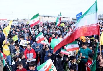حضورباشکوه مردم مهردشت ابرکوه در راهپیمایی ۲۲ بهمن