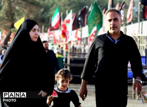 وداع باشکوه مردم با پیکر رهبر شهید در نخستین روز  وداع در مصلی تهران