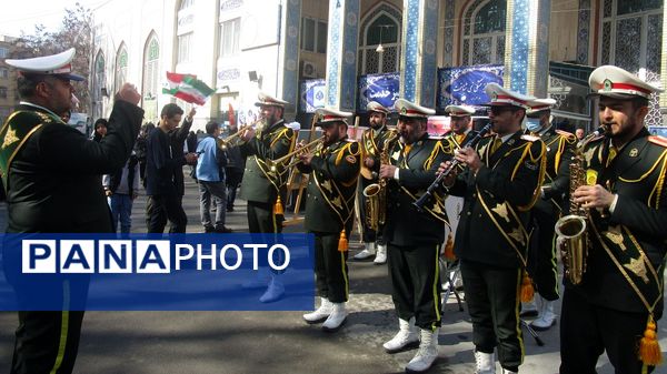  آغاز دهه‌فجر در مصلی کرج