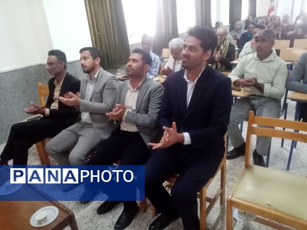 جشن تقدیر از دانش‌آموزان برتر دبیرستان علی‌سایانی فین