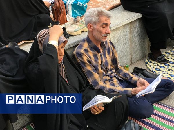 برپایی مراسم دعای عرفه در گلستان شهدای اصفهان