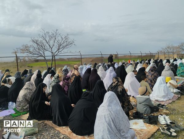 اقامه نماز بندگی در مسجد جامع تاریخی شهر رشتخوار