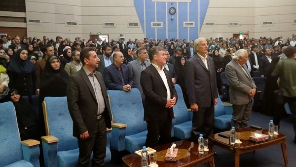 معلم قلب تپنده پایتخت دانایی