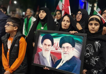 حضور باشکوه مردم انقلابی وقهرمان کوهدشت، درخیابان ها  ومیادین پر شور تر از همیشه