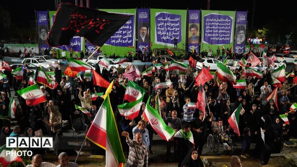 اجتماع دانش آموزان اصفهانی به مناسبت آغاز سال تحصیلی