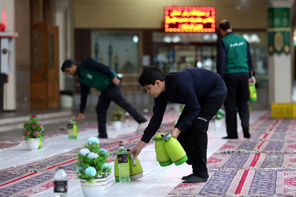 ضیافت افطاری ۲۵ هزار نفری حرم بانوی کرامت در شب میلاد کریم اهل بیت (ع)