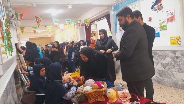 برگزار مراسم هفته ماها  در دبستان شهدای فرهنگی 