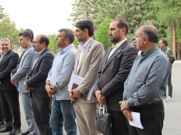 نوسازی و تجهیز ناوگان حمل و نقل اداری آموزش‌ و پرورش کردستان با توزیع ۱۶ دستگاه سمند سورن