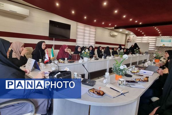 برگزاری کارگاه‌های آموزشی مهارت ارتباط مؤثر و سبک زندگی اسلامی-ایرانی ویژه رابطین امور بانوان منطقه کهریزک 